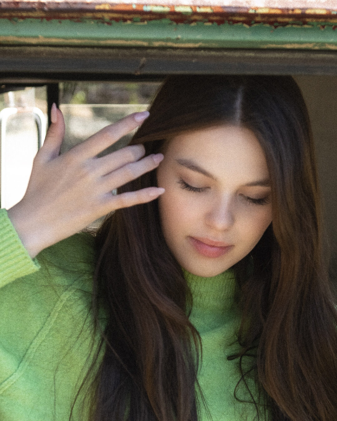 Bella Fiona in a vintage truck